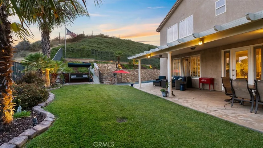 22238 Evening Star Court, Saugus, California 91390