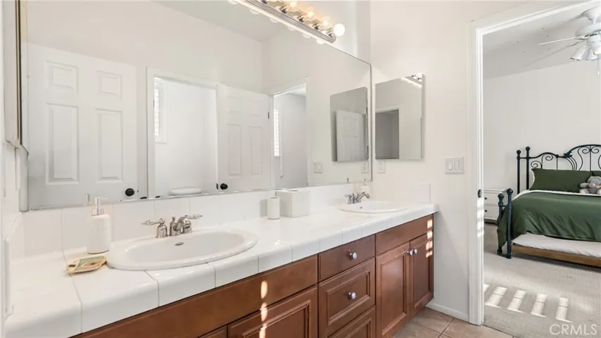 22238 Evening Star Court, Saugus, California 91390