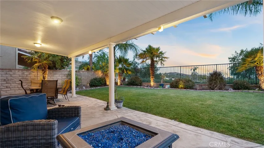 22238 Evening Star Court, Saugus, California 91390