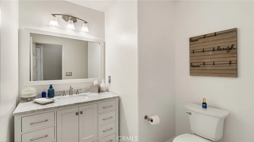 22238 Evening Star Court, Saugus, California 91390