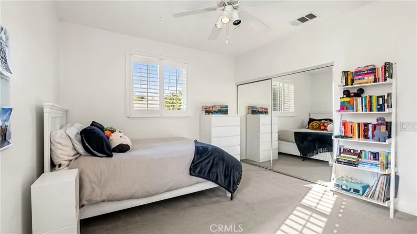 22238 Evening Star Court, Saugus, California 91390