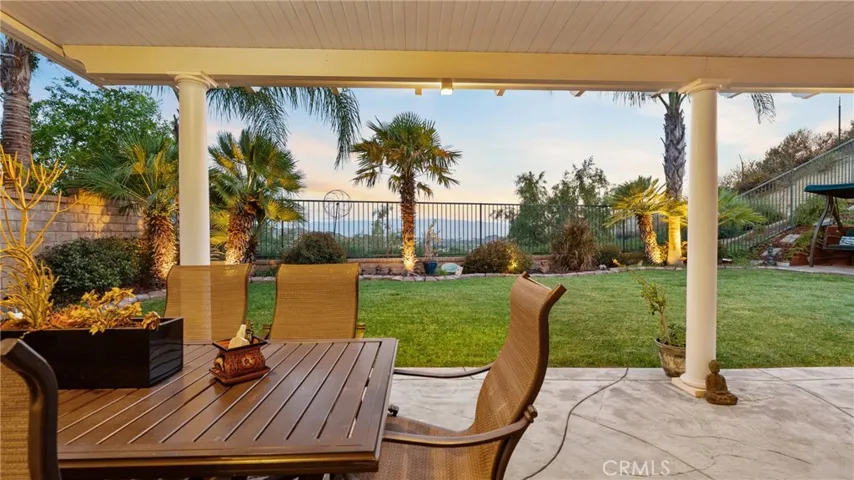 22238 Evening Star Court, Saugus, California 91390