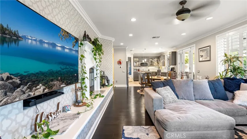 22238 Evening Star Court, Saugus, California 91390