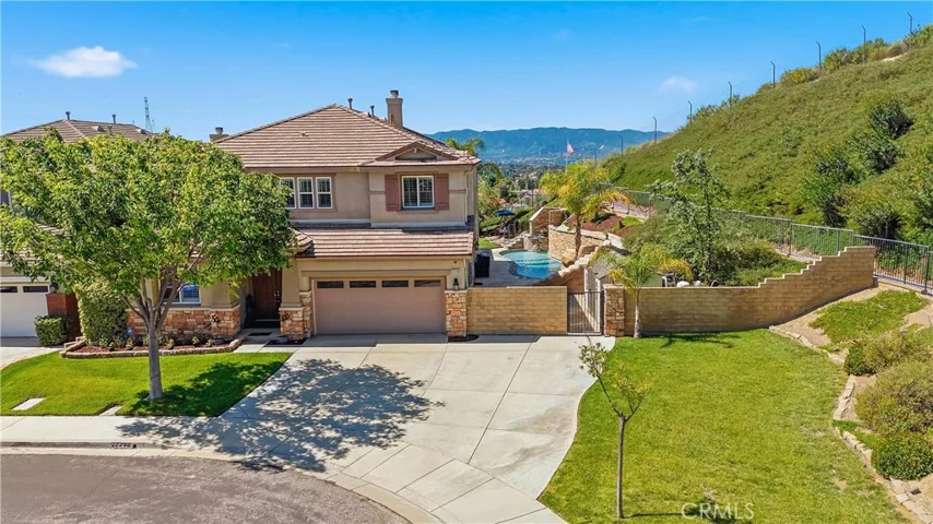 22238 Evening Star Court, Saugus, California 91390