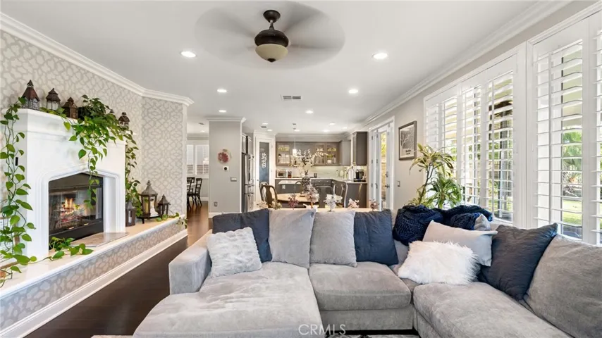 22238 Evening Star Court, Saugus, California 91390