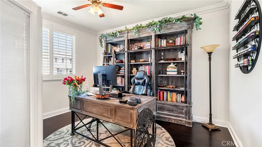 22238 Evening Star Court, Saugus, California 91390