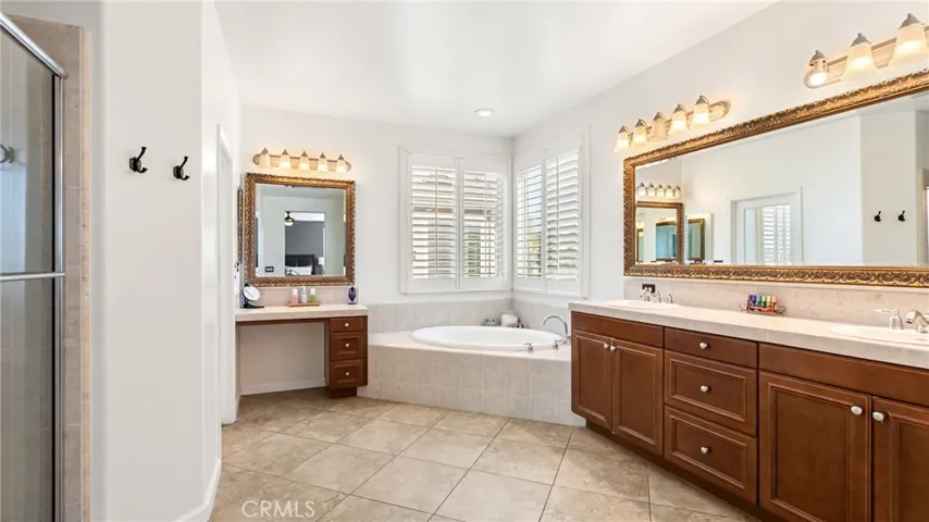 22238 Evening Star Court, Saugus, California 91390