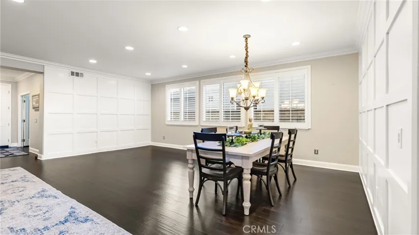 22238 Evening Star Court, Saugus, California 91390