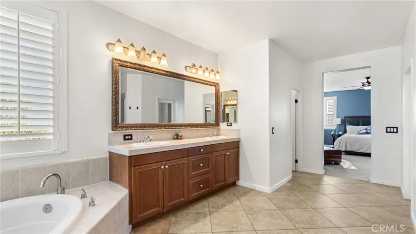 22238 Evening Star Court, Saugus, California 91390