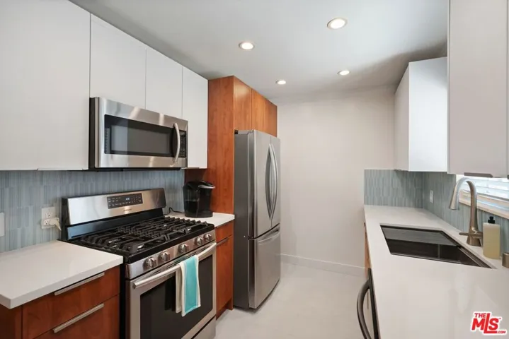 5811 Woodman Avenue 7, Valley Glen, California 91401