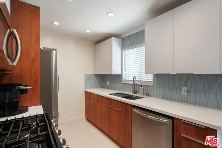 5811 Woodman Avenue 7, Valley Glen, California 91401