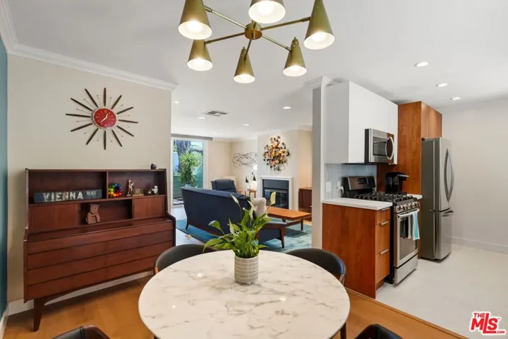 5811 Woodman Avenue 7, Valley Glen, California 91401