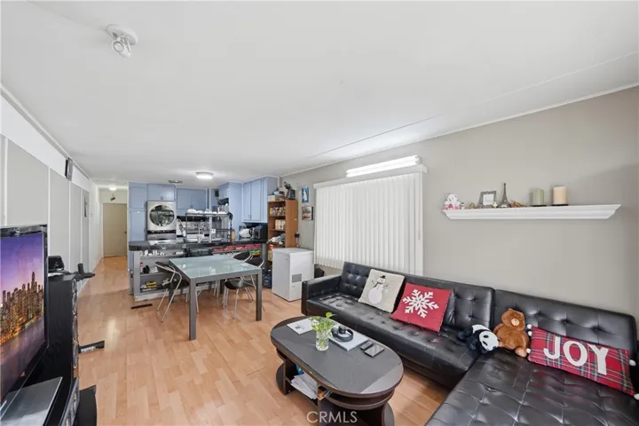 Family room 2