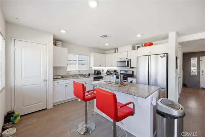 114 Snowberry Court, San Jacinto, California 92583