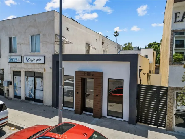 11488 Burbank, North Hollywood, California 91601