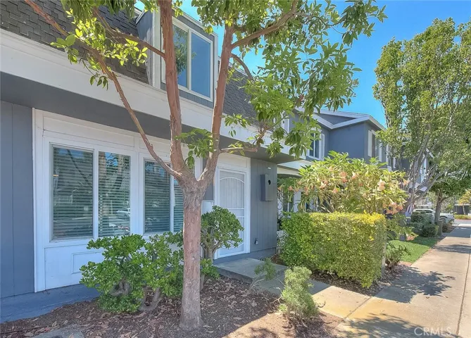 164 Lexington, Costa Mesa, California 92626