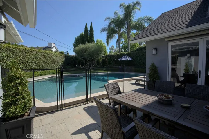removable pool security fence