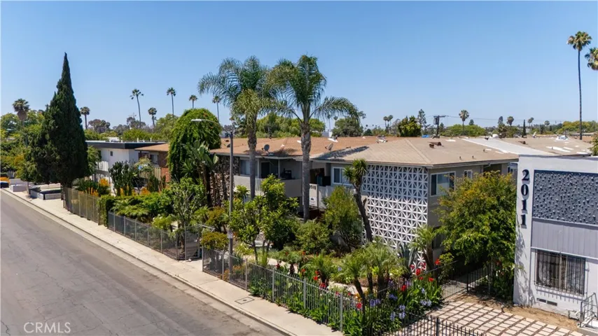 2015 Chariton, Los Angeles, California 90034