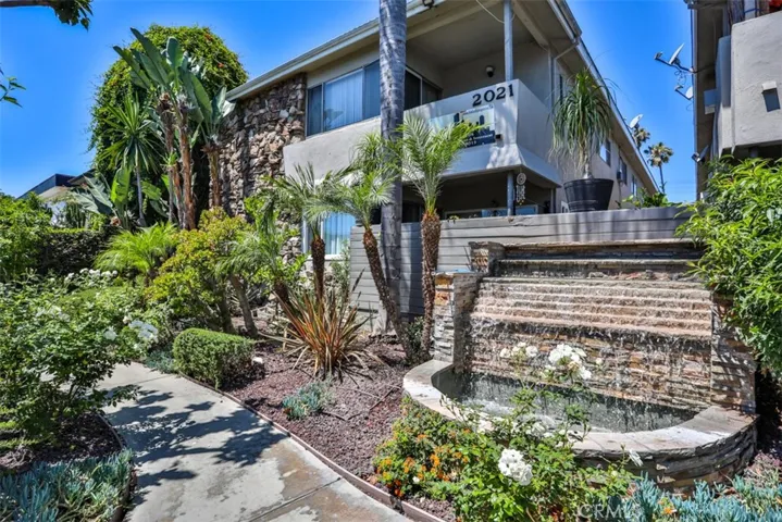 2015 Chariton, Los Angeles, California 90034