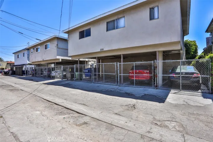 2015 Chariton, Los Angeles, California 90034