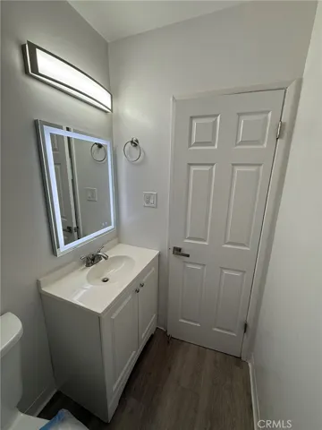 2015 Chariton, Los Angeles, California 90034