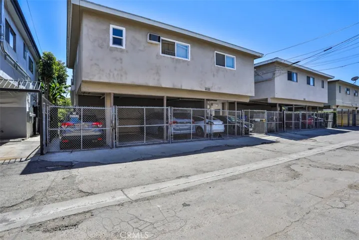 2015 Chariton, Los Angeles, California 90034