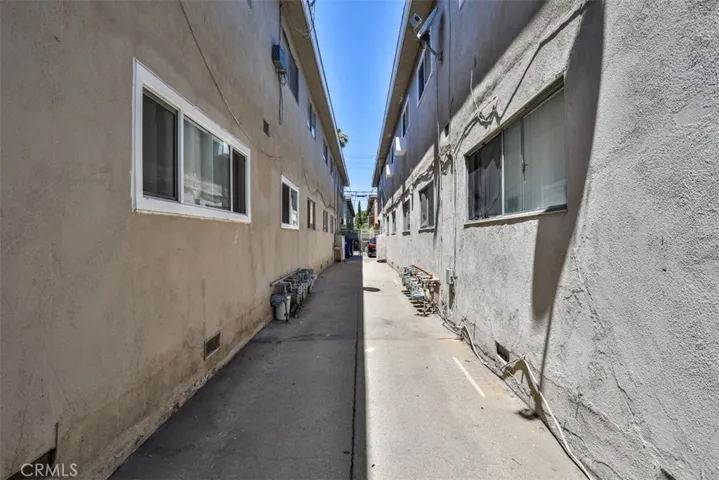 2015 Chariton, Los Angeles, California 90034
