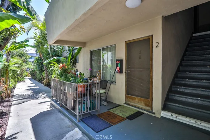 2015 Chariton, Los Angeles, California 90034