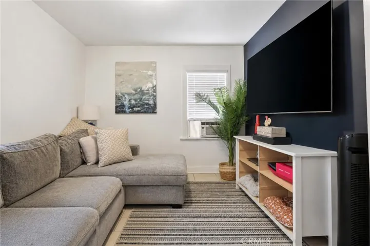 549 w 12th