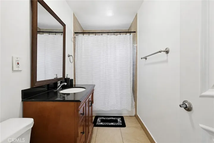 551 1/2 W 12th St Right Unit