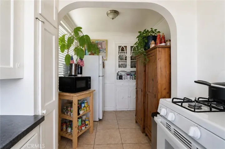 551 W 12th St Left Unit