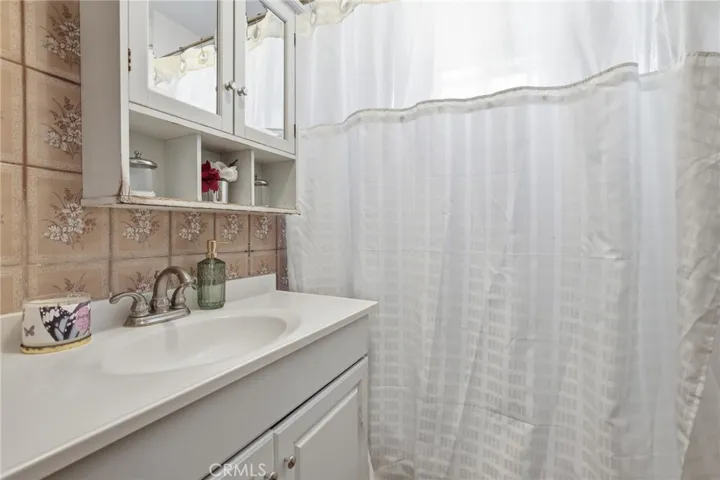 549 w 12th