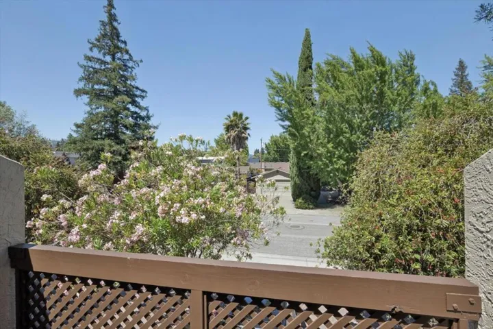 1525 Tyler Park Way, Mountain View, California 94040