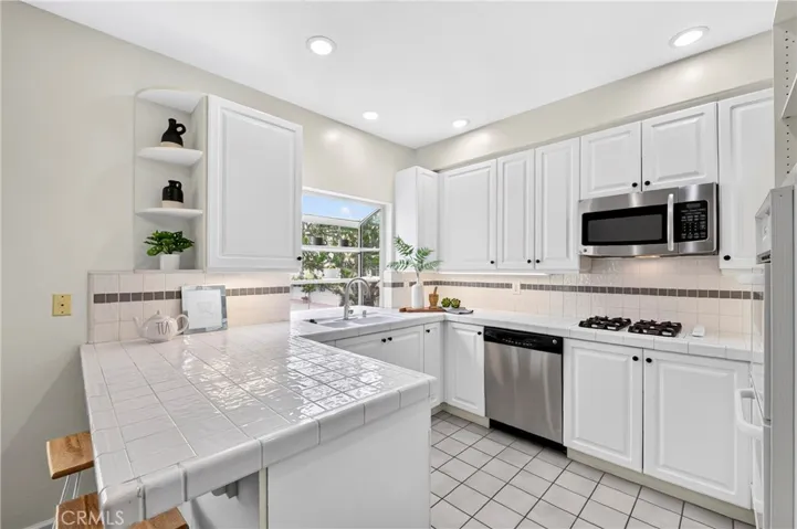 2825 Plaza Del Amo 102, Torrance, California 90503