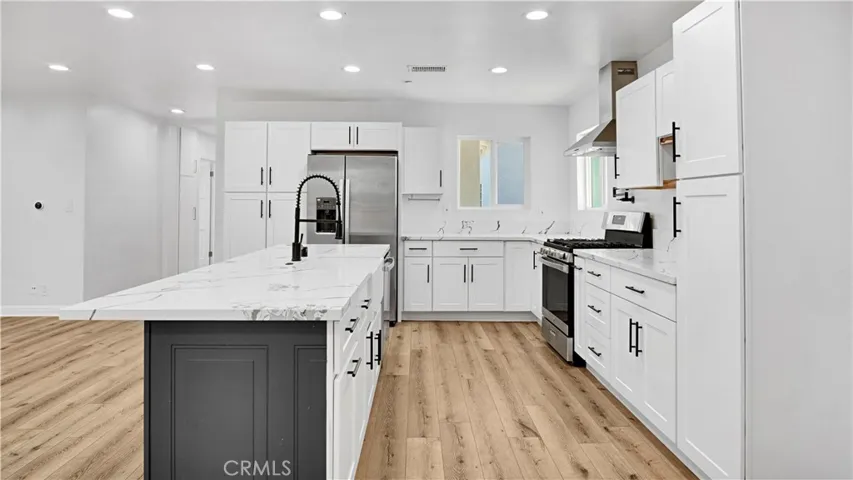 7032 Penfield, Winnetka, California 91306