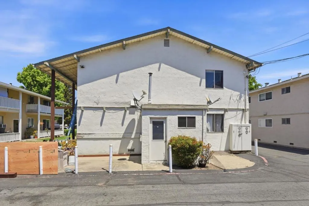 1745 Ross Circle, San Jose, California 95124 — photo 5