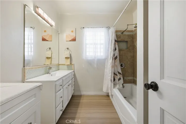 4017 Santa Ana, Huntington Park, California 90255