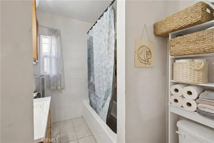 4017 Santa Ana, Huntington Park, California 90255