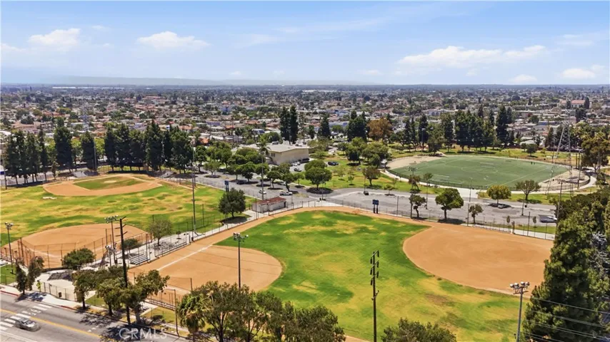 4017 Santa Ana, Huntington Park, California 90255
