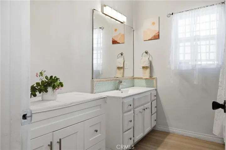 4017 Santa Ana, Huntington Park, California 90255