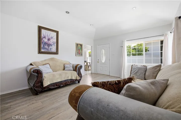 4017 Santa Ana, Huntington Park, California 90255