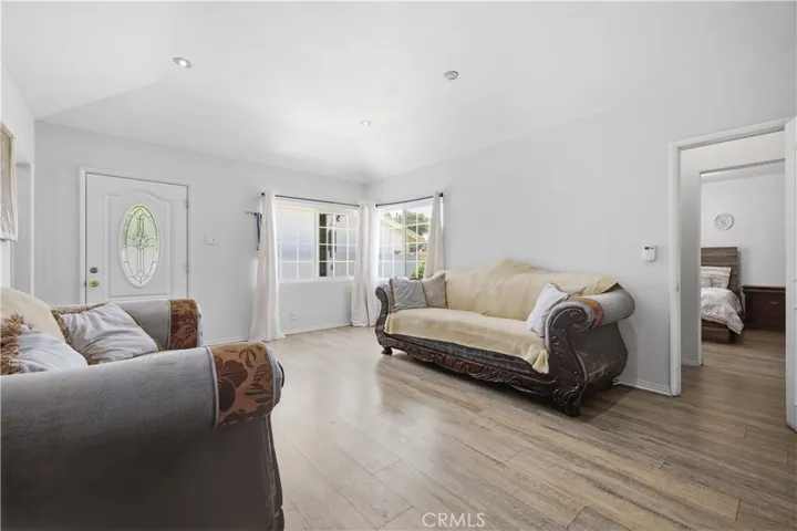 4017 Santa Ana, Huntington Park, California 90255