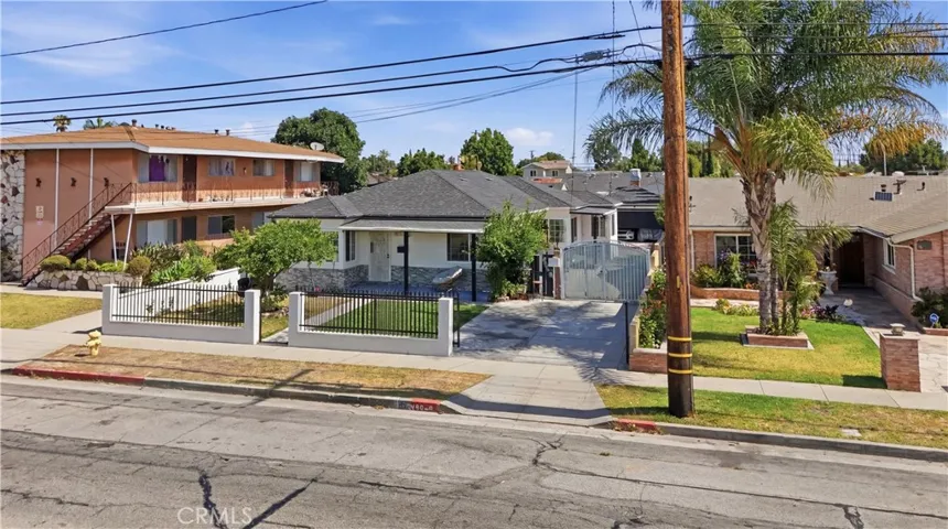 4017 Santa Ana, Huntington Park, California 90255