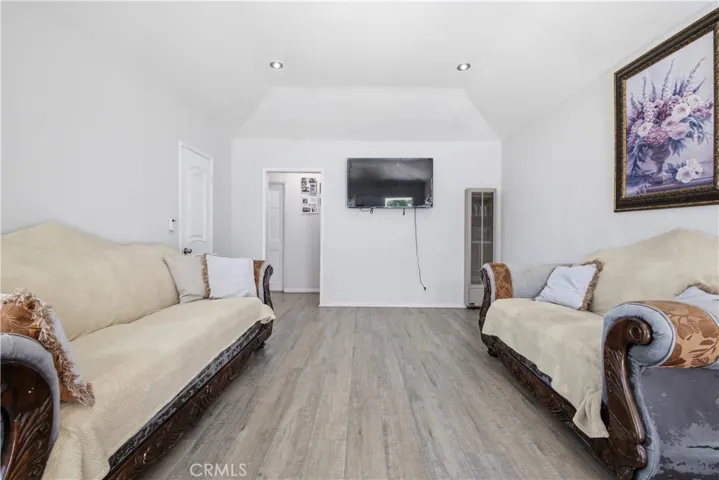 4017 Santa Ana, Huntington Park, California 90255