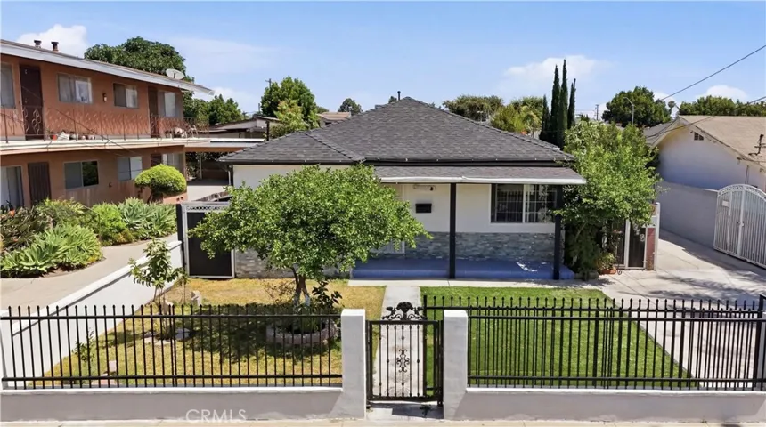 4017 Santa Ana, Huntington Park, California 90255
