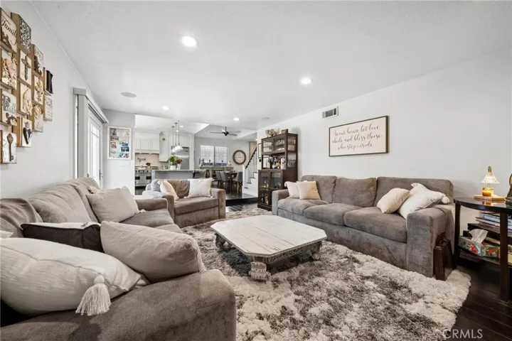 24238 Cary Court, Newhall, California 91321