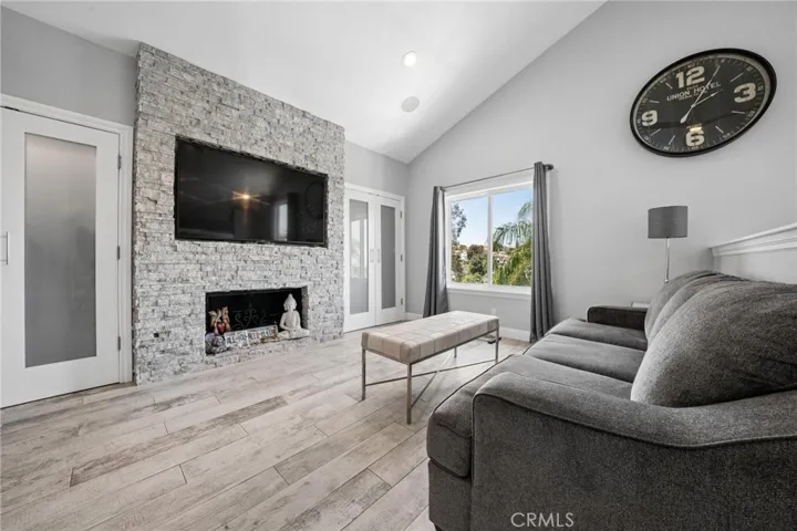 24238 Cary Court, Newhall, California 91321