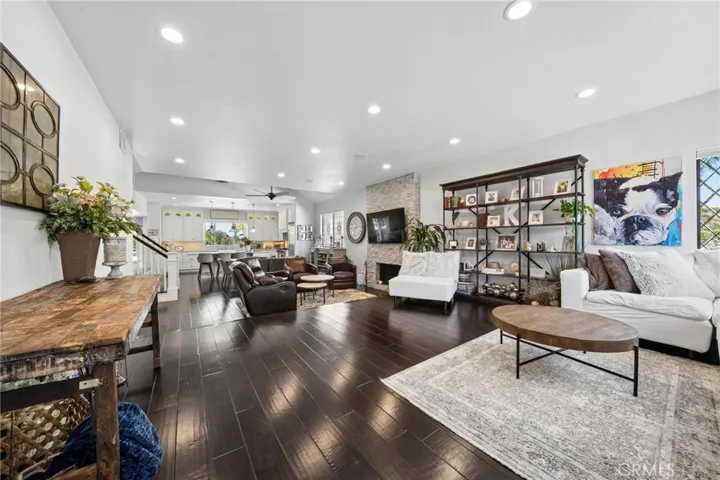 24238 Cary Court, Newhall, California 91321