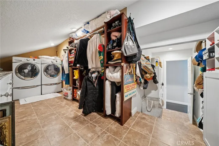 24238 Cary Court, Newhall, California 91321