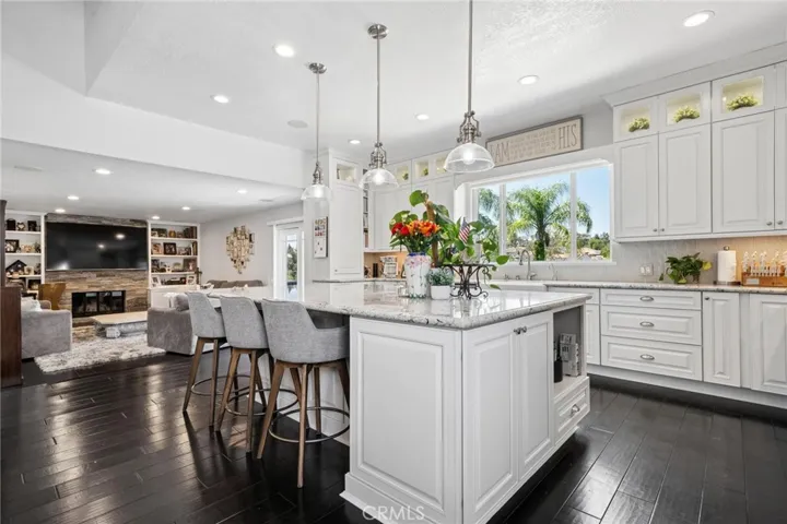 24238 Cary Court, Newhall, California 91321